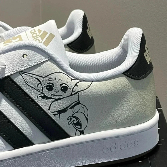 Host Pick Adidas x Star  Wars Grand Court Baby Yoda - Picture 6 of 15
